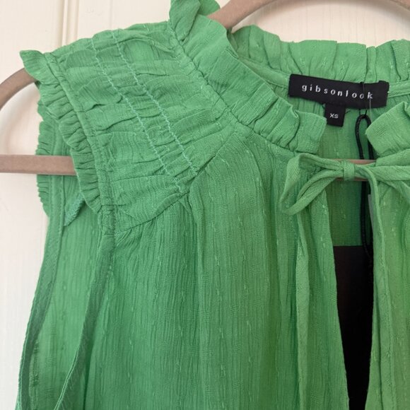 NWT Gibsonlook Sleeveless Smocked Yoke Blouse - Picture 3 of 4